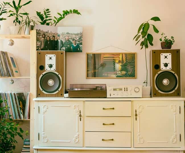 A huge stereo in a home